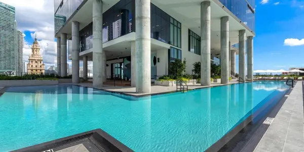 THE ELSER MIAMI,Martha Lopez