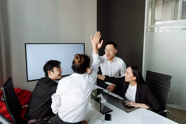 Real Estate Acquisitions and Navigating Markets: Expert Insights from Zihao Wang