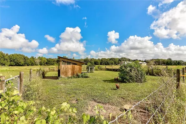 Why Choose Myakka City for Your Next Home?