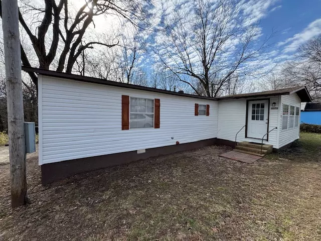 502 North St Salem AR (2)