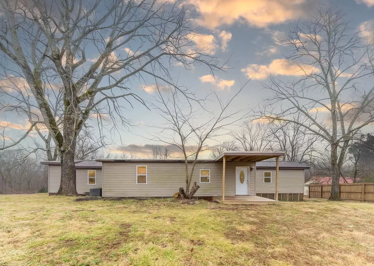 5 bed 3 bath home000