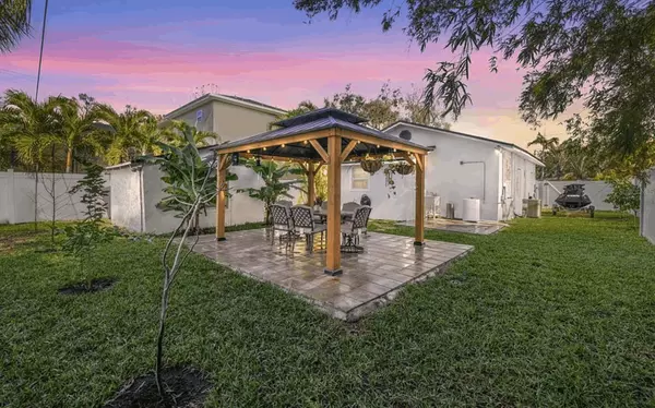 Discover Your Dream Home in Port Tampa: 7103 S Sparkman St Awaits!