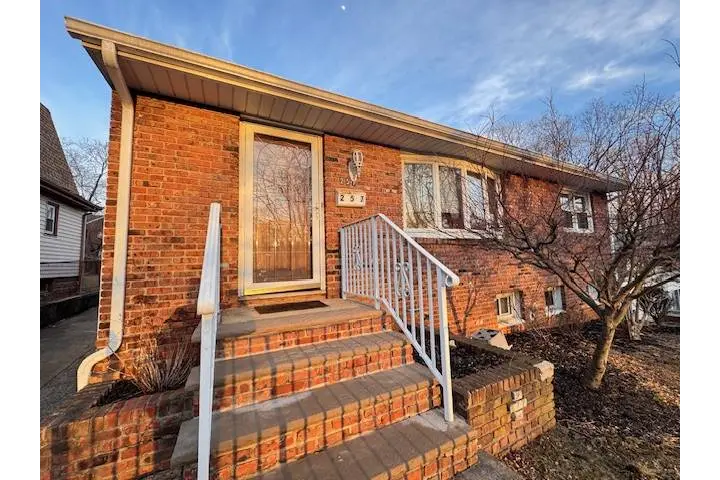 257 S 6th Ave, Highland Park, NJ 08904-2815
