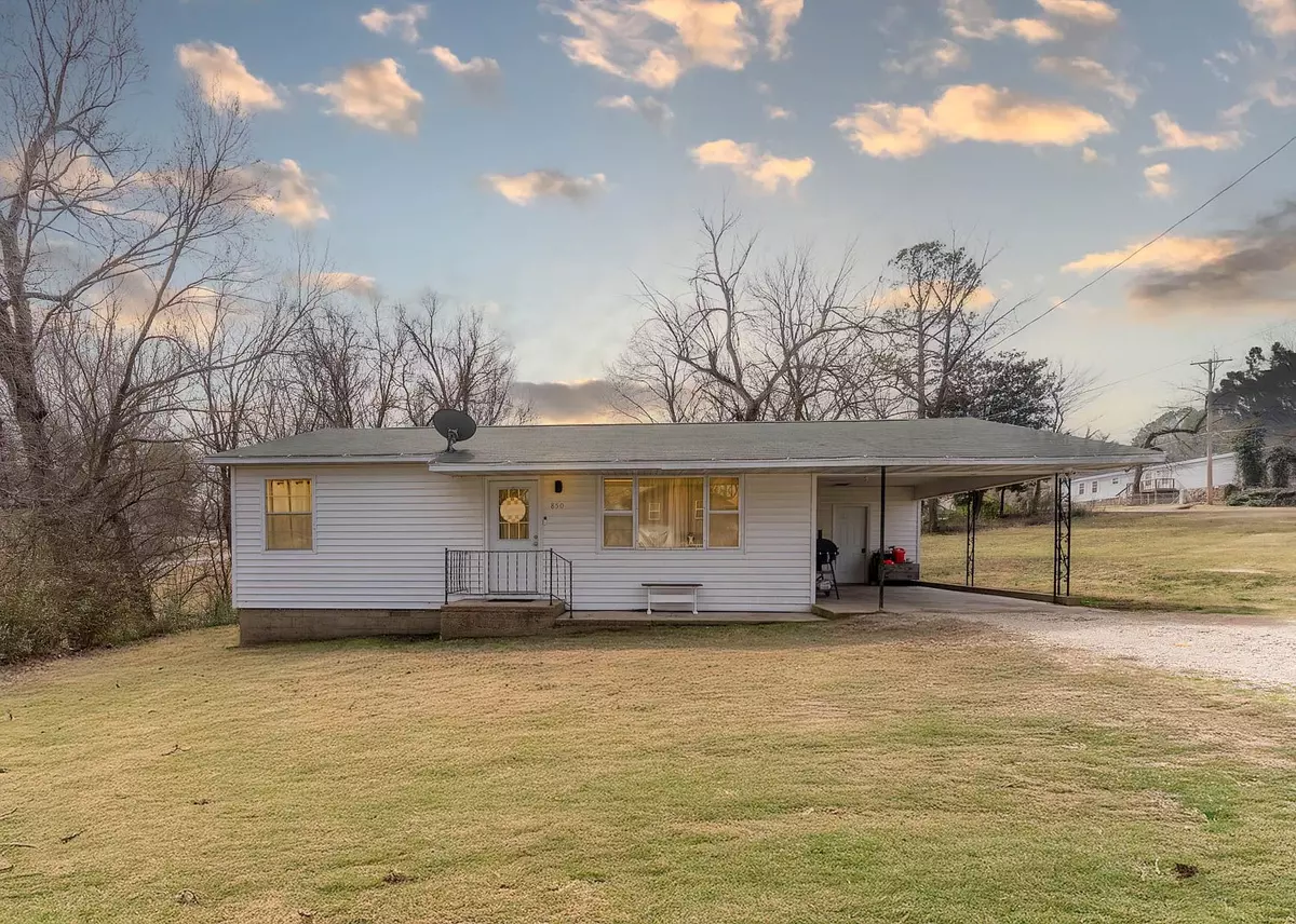 Home for Sale in Mammoth Spring Ar1