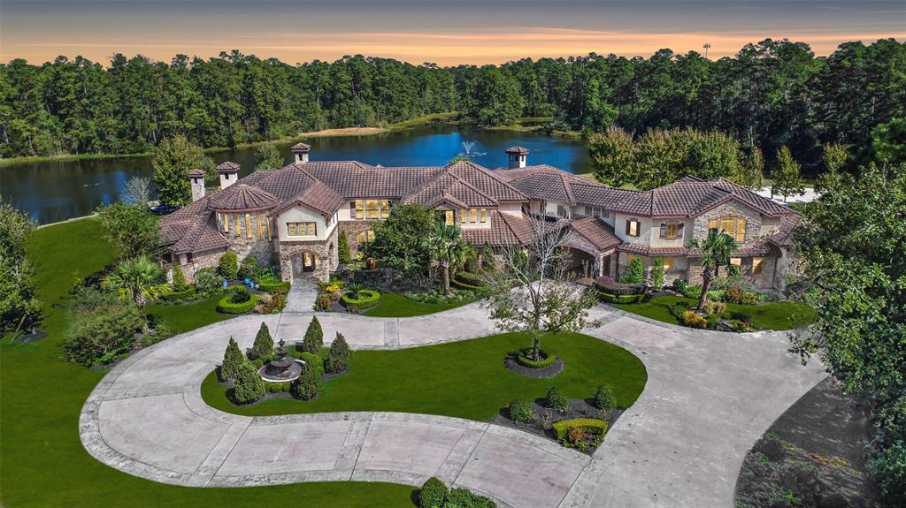 EXCLUSIVE LISTINGS