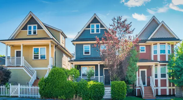Is Now the Right Time to Buy a Home? Experts Predict Rising Prices,James Lynch