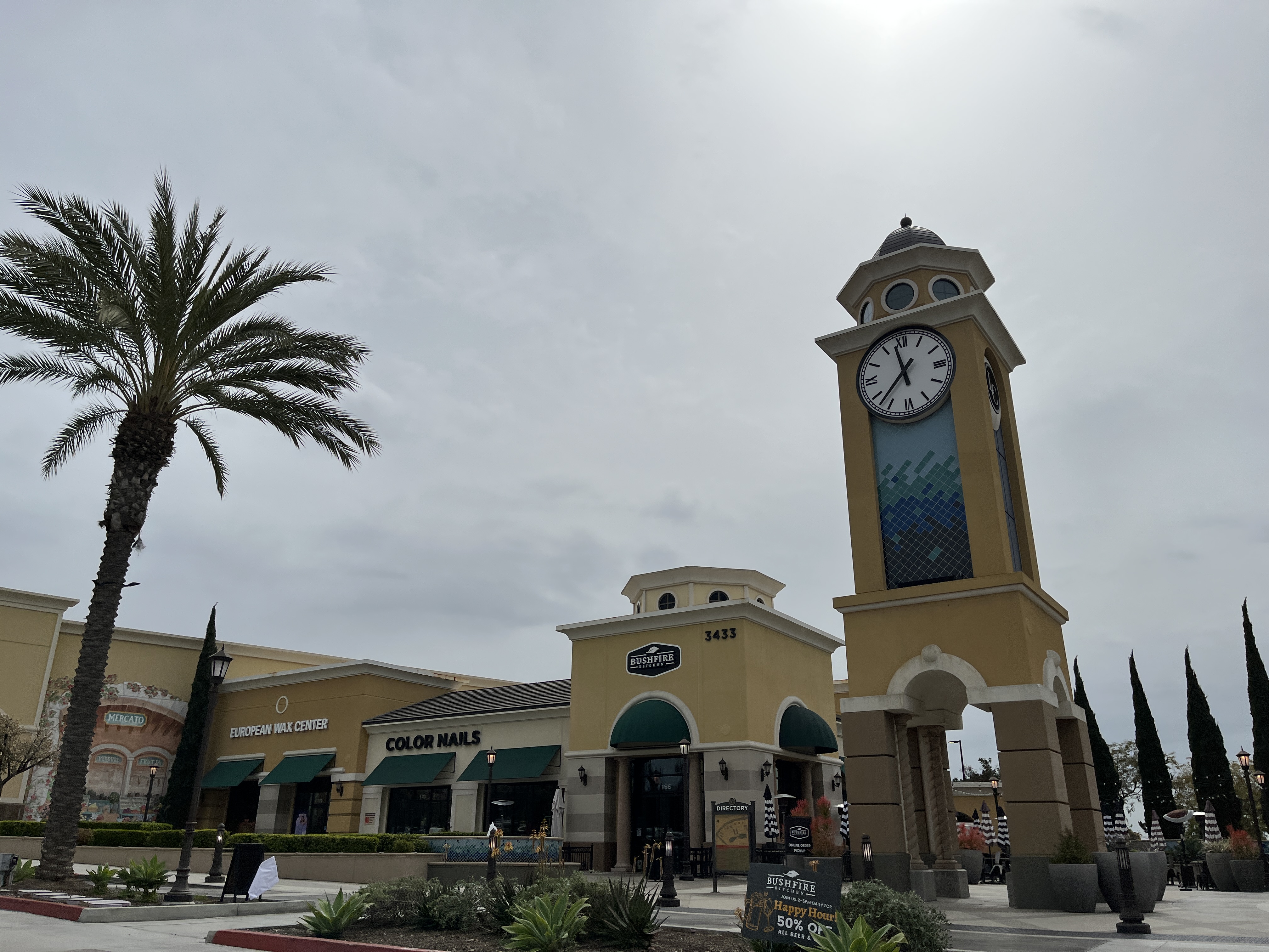 La Costa Towne Center