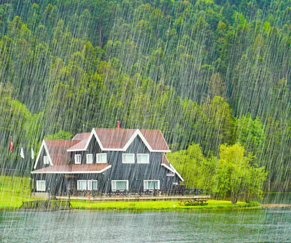 Don’t Let Flood Risk Derail Your Sale!