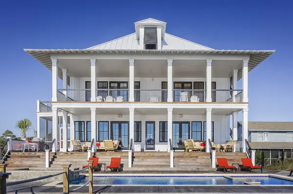 The Story of Lake Conroe: From Man-Made Reservoir to Premier Lakefront Living,Bren Brewer