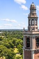 Photo and link to information on the Carillon neighborhood.