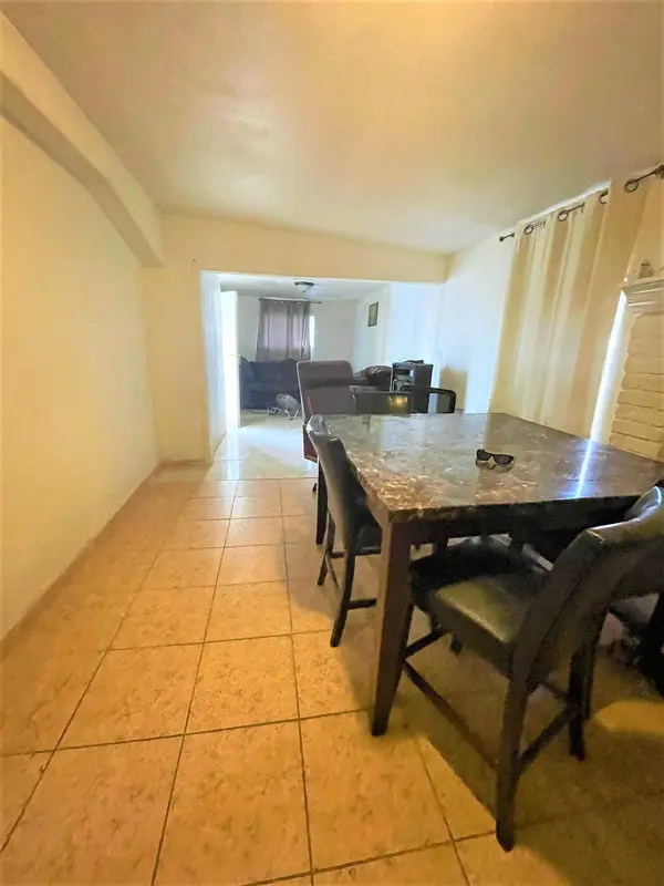 3115 W Monte Vista Rd, Phoenix, AZ 85009