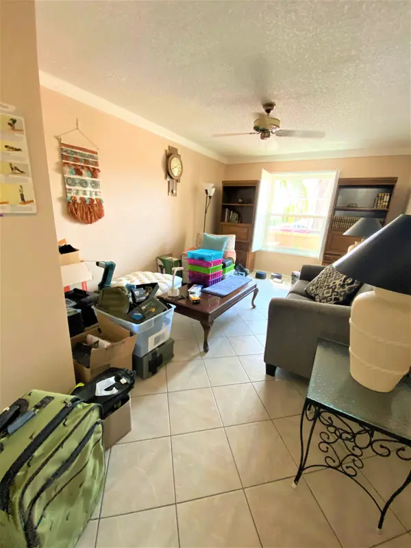 2484 Leisure World, Mesa, AZ 85206