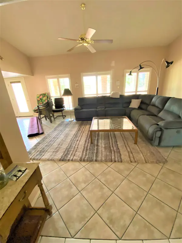 2484 Leisure World, Mesa, AZ 85206