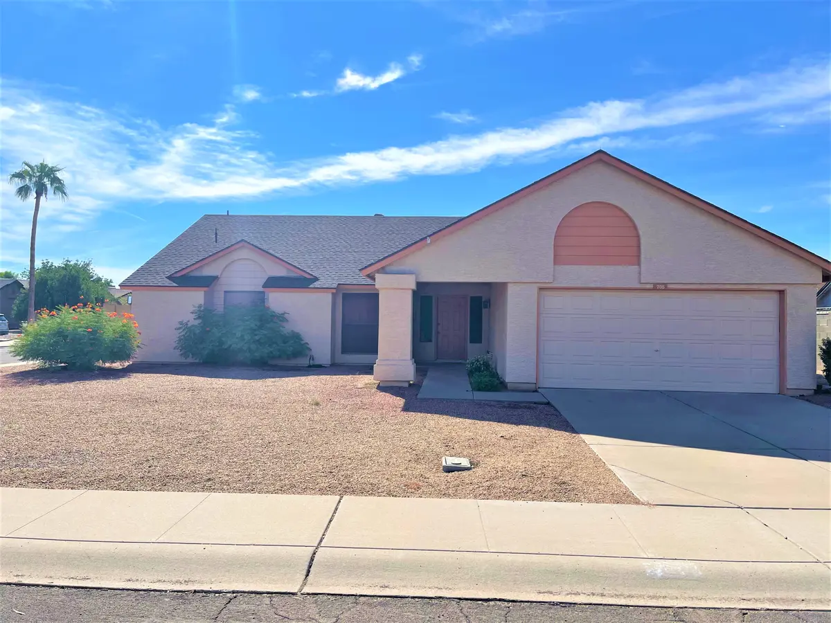 705 W Loughlin Dr, Chandler, AZ 85225