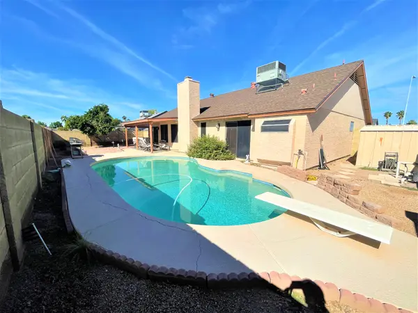 705 W Loughlin Dr, Chandler, AZ 85225