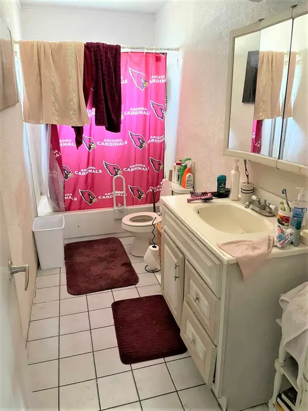 5032 W Gardenia Ave, Glendale, AZ 85301