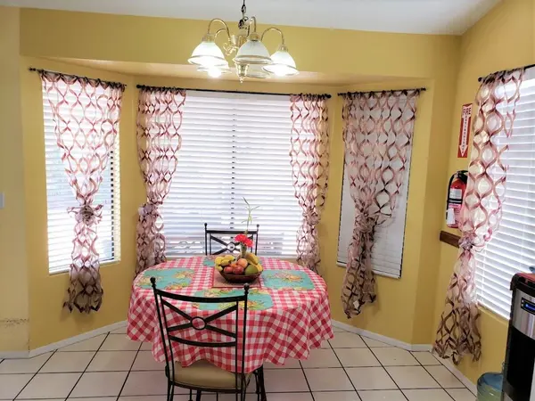 5447 E Flower Ave, Mesa, AZ 85206