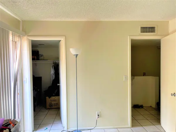 2808 N 43rd Ave #38B, Phoenix, AZ 85009