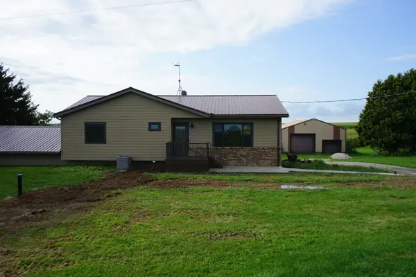 783 Larkin Dr, Dorchester, IA 52140