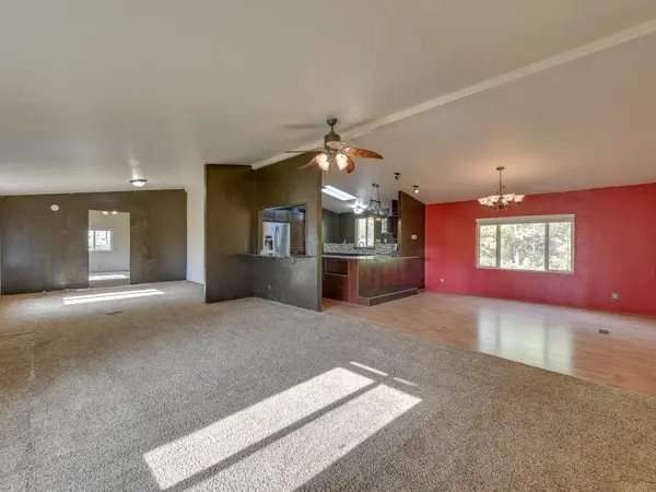227 Nevada Dr, Longview, WA 98632