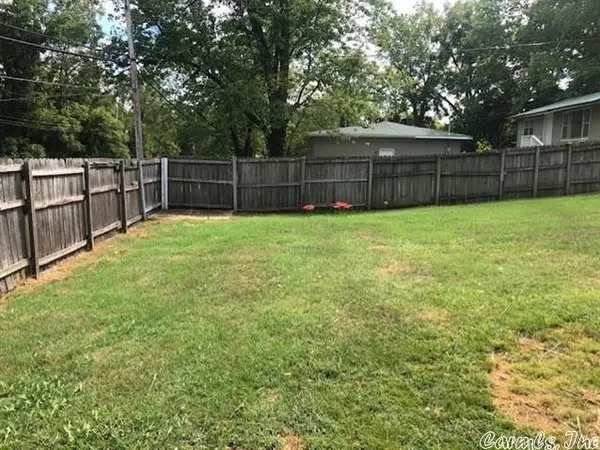 420 Bethel Ave, Mammoth Spring, AR 72554