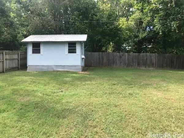 420 Bethel Ave, Mammoth Spring, AR 72554