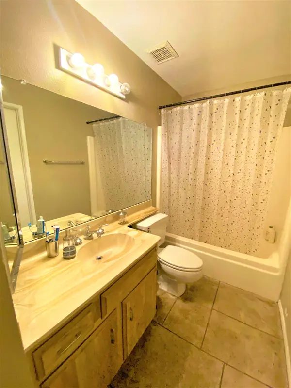 5740 N 43rd Ln, Glendale, AZ 85301