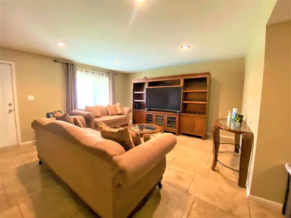 5740 N 43rd Ln, Glendale, AZ 85301