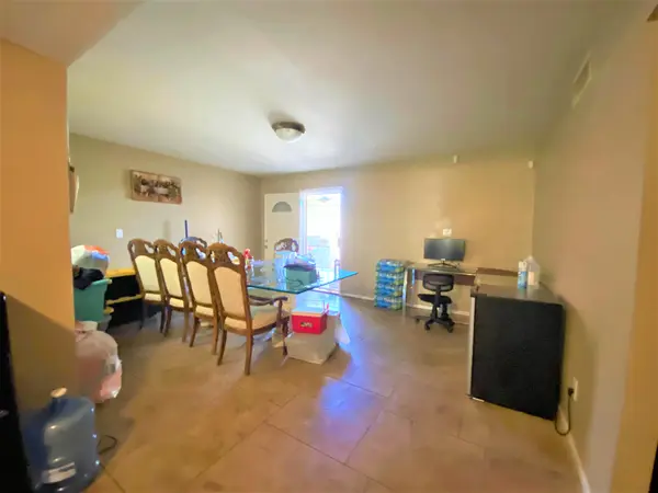 5740 N 43rd Ln, Glendale, AZ 85301