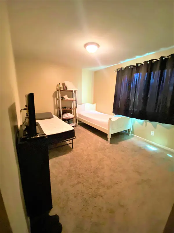 5740 N 43rd Ln, Glendale, AZ 85301