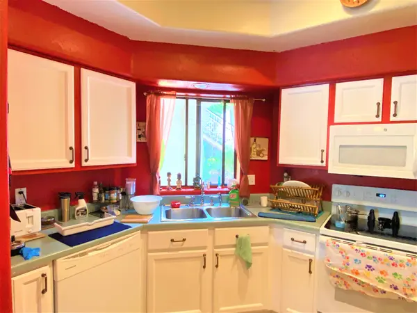 9151 W Greenway Rd #132, Peoria, AZ 85381