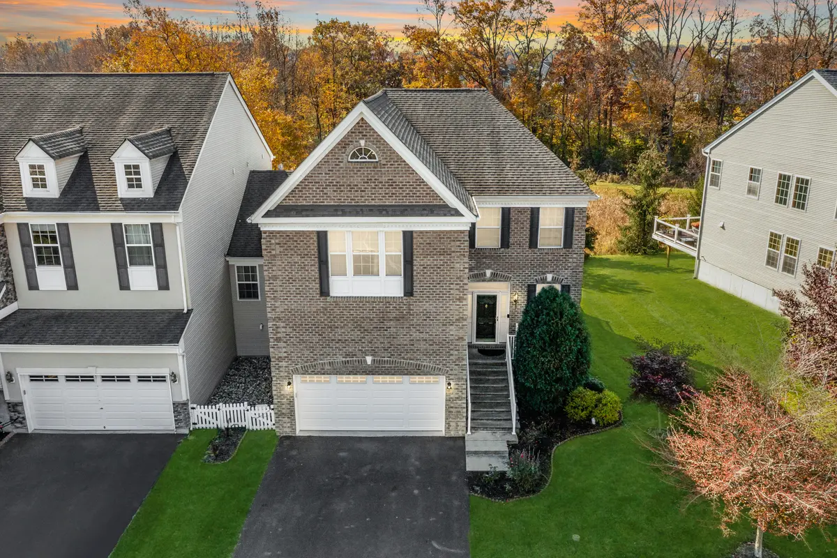327 Dartmouth Rd, Chester Springs, PA 19425