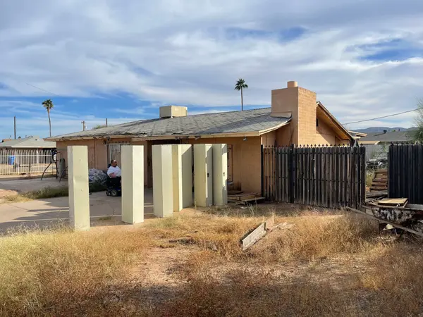 1837 e encinas ln Phoenix az 85040