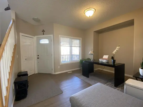 24 Weston Way SW, Calgary, AB T3H 5E8