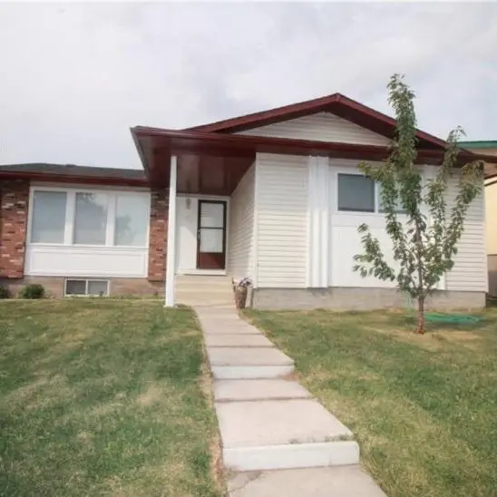 55 Whitnel Clos NE, Calgary, AB T1Y 4J1