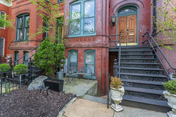 609 Massachusetts Ave NE #1, Washington, DC 20002