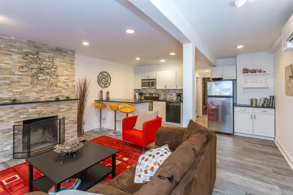 609 Massachusetts Ave NE #1, Washington, DC 20002