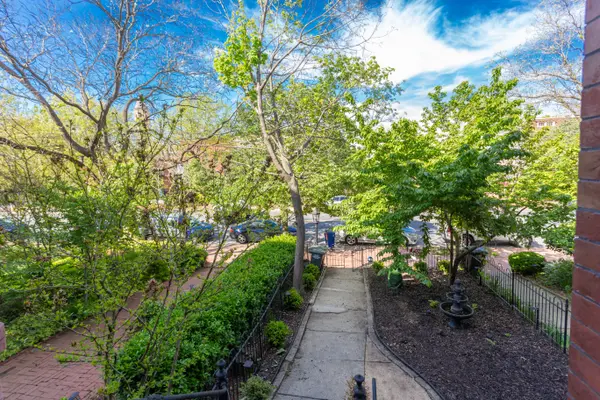 609 Massachusetts Ave NE #2, Washington, DC 20002