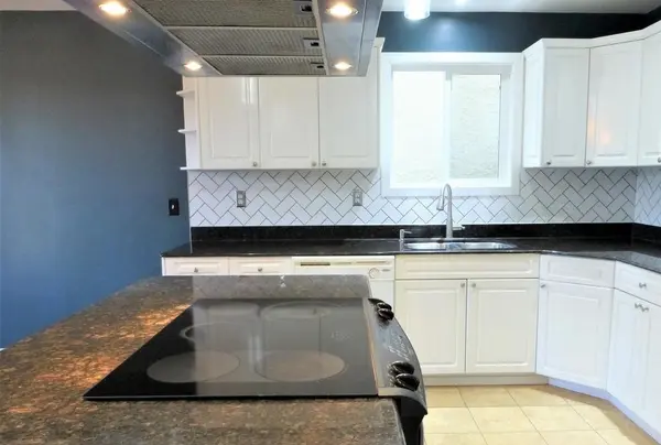 2635 14 Ave SE, Calgary, AB T2A 0J4