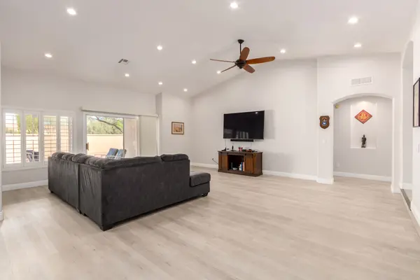 5700 W Megan St, Chandler, AZ 85226