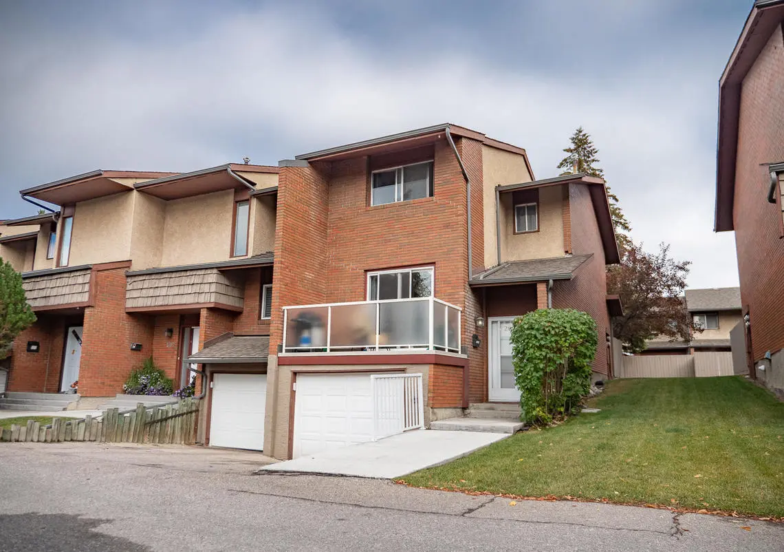 1305 Glenmore Trl SW, Calgary, AB T2V 4Y8
