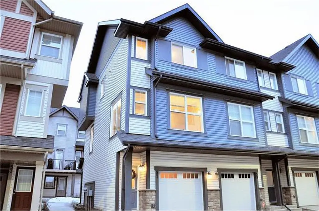 57 New Brighton Pt SE, Calgary, AB T2Z 1B6