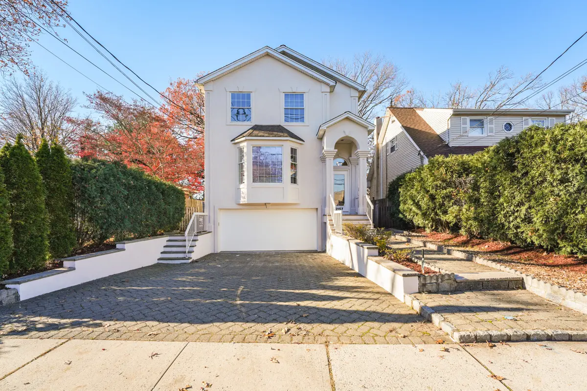 2157 Jones Rd, Fort Lee, NJ 07024