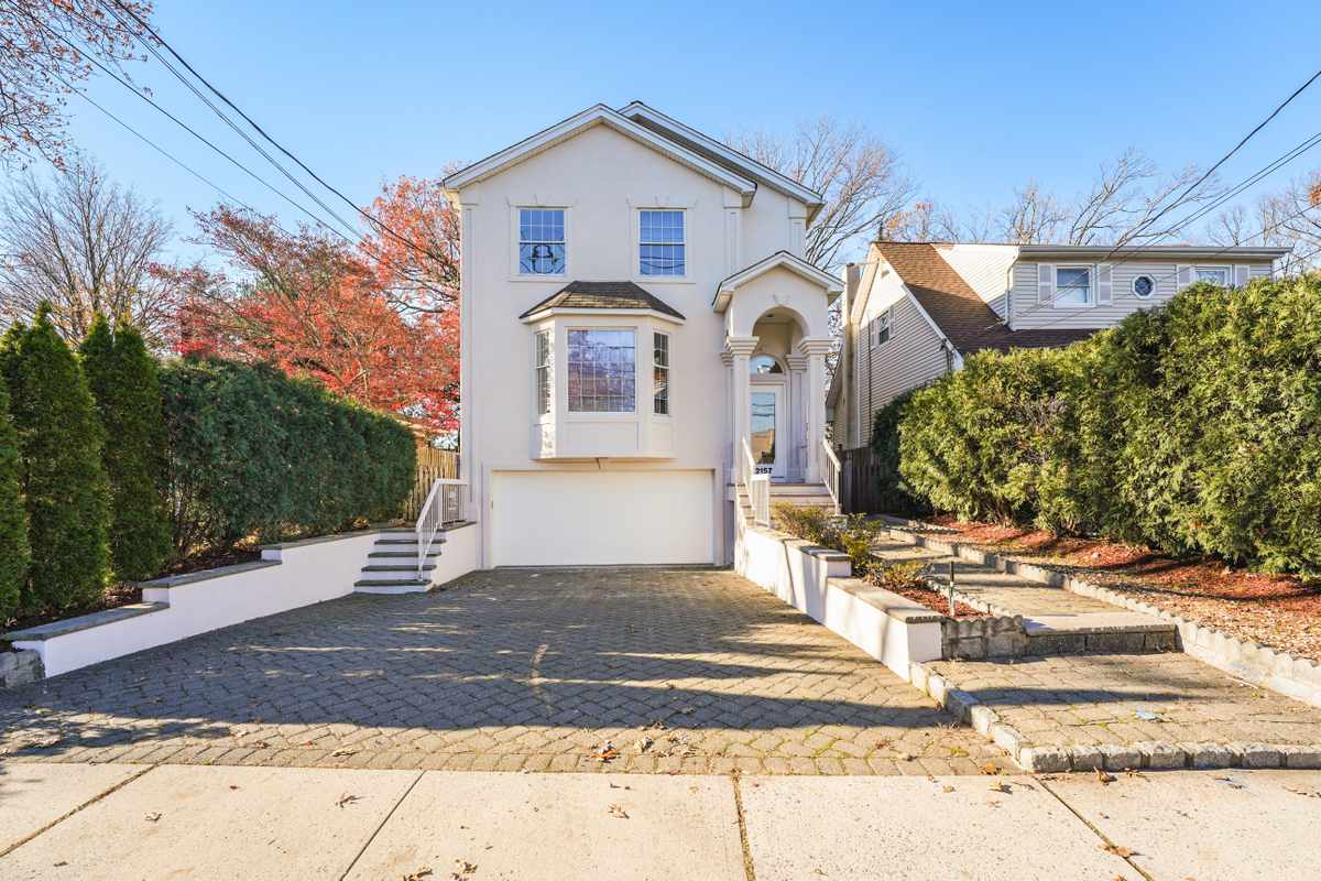 2157 Jones Rd, Fort Lee, NJ 07024