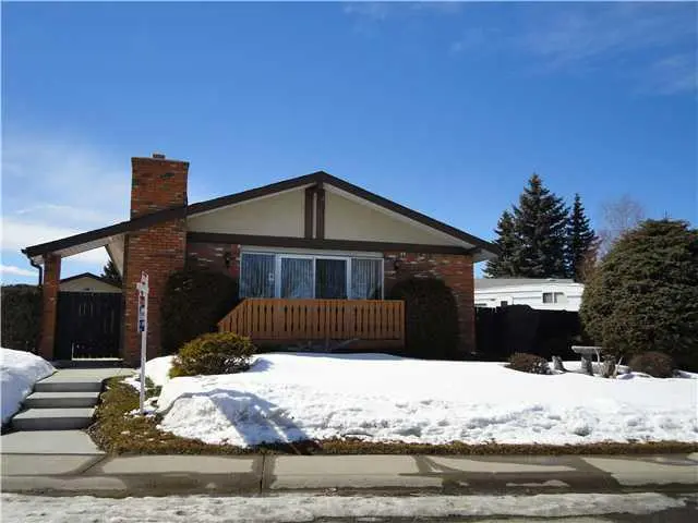 615 Malvern Dr NE, Calgary, AB T2A 5G8
