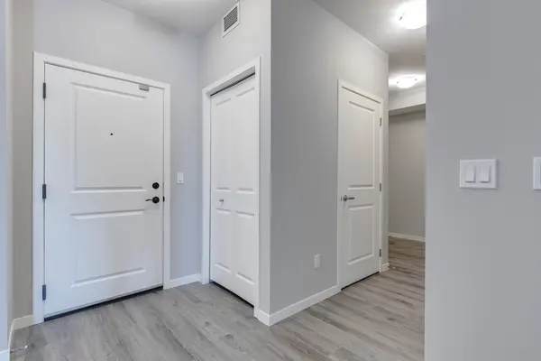 30 Mahogany Mews SE #101
