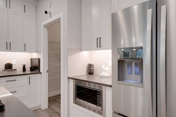 41 Magnolia Ter SE, Calgary, AB T3M 2X4