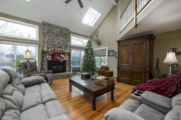 1172 Arrowhead Dr, West Chester, PA 19382
