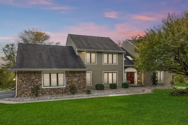 1172 Arrowhead Dr, West Chester, PA 19382