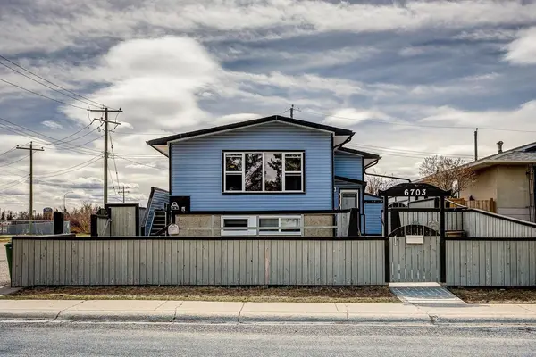 6703 Huntchester Rd NE, Calgary, AB T2K 5E6